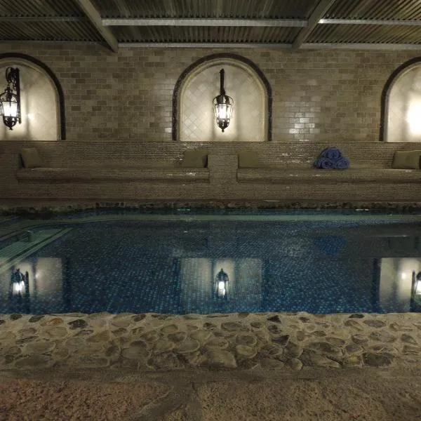 데저트 핫 스프링스에 위치한 호텔 투스칸 스프링스 호텔 앤 스파(Tuscan Springs Hotel & Spa)