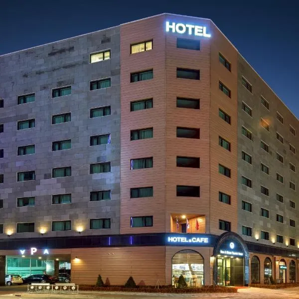 Sea Moon Tourist Hotel, hotel in Jeonso-dong