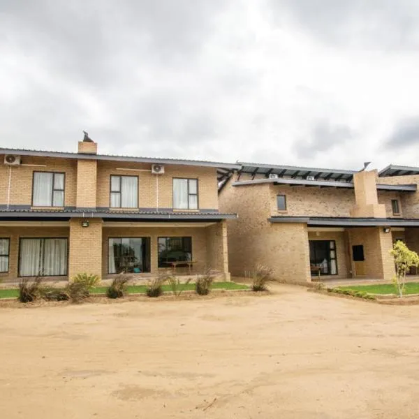 Hoyohoyo Acorns Lodge, hotel di Mission