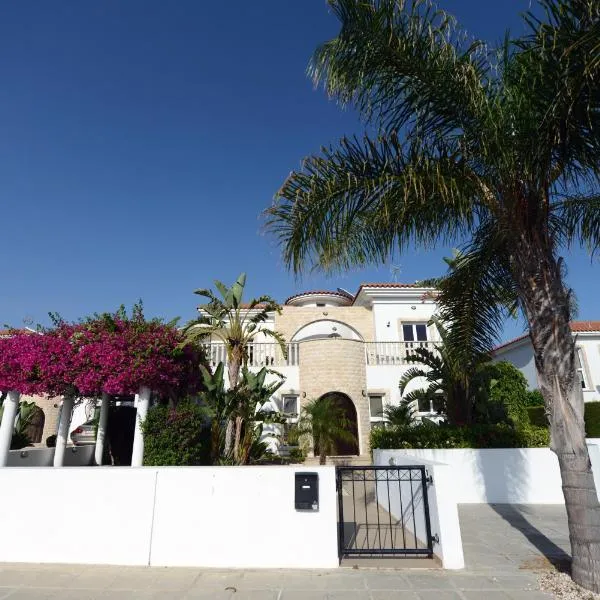 Karythia, hotel in Pyla