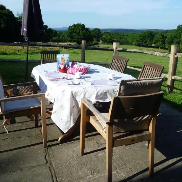 Moaps Farm Bed and Breakfast, welcome, check in from 5 pm, hotel en Danehill