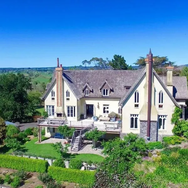 The French Country House, Tauranga, hotel v destinaci Omokoroa Beach
