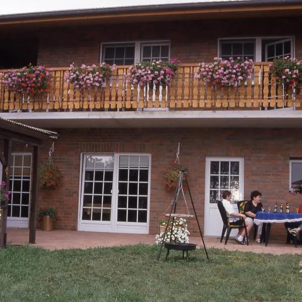 Ferienhof Meyer Landhotel, hotell i Hävern