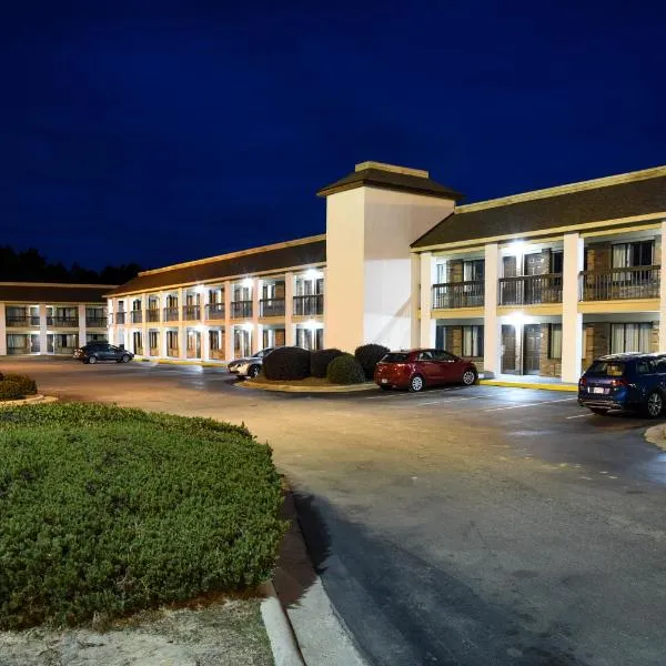 Quality Inn & Suites Fayetteville I-95, hotell i Judson