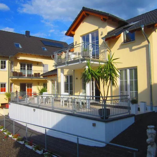 Cochem Ferienwohnung Scheuer, hotel in Cochem