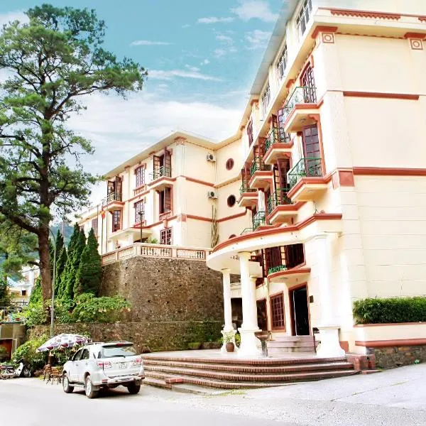 Khách Sạn Cây Thông, hótel í Tam Ðảo