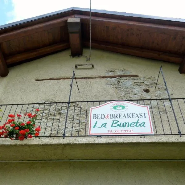 La Buneta, hotel Castelmagnóban