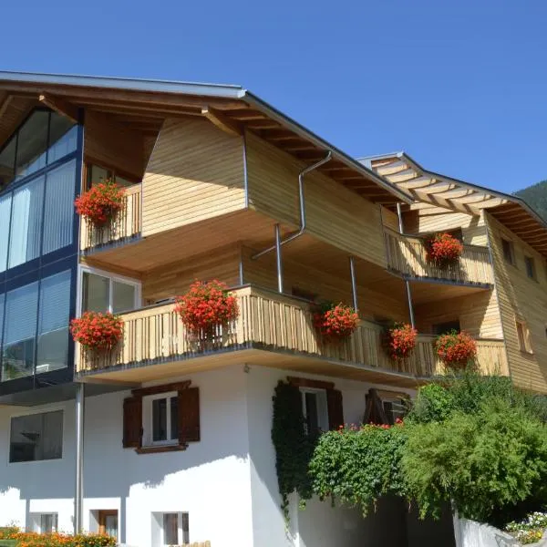 Apartments Bachmann, hotel in San Candido