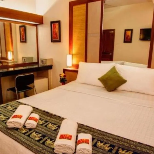 Bar Oz Riverside Guesthouse, hotel v Phnompenhu