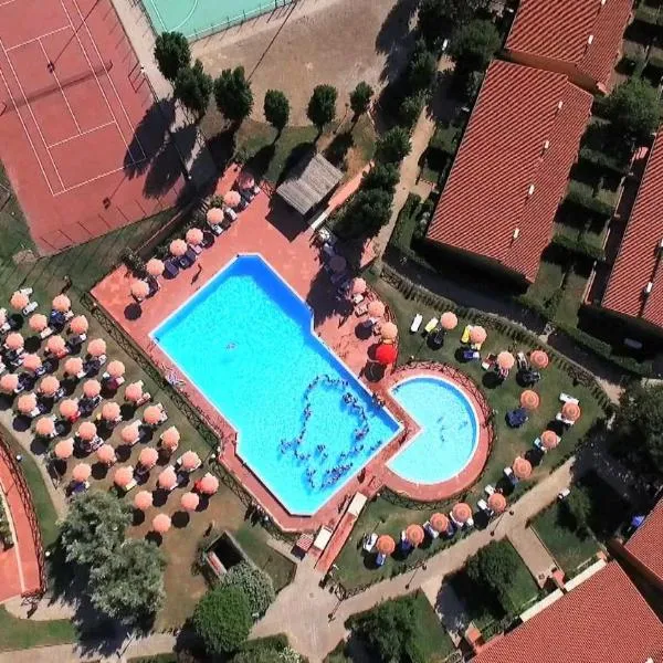 Villaggio Mare Si, готель у місті Фоллоніка