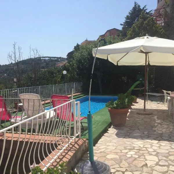Villa Asia Holiday Home, hôtel à SantʼAgata sui Due Golfi
