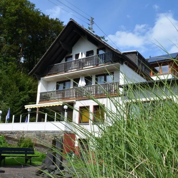 Hotel-Restaurant Im Heisterholz, hotel in Fluterschen