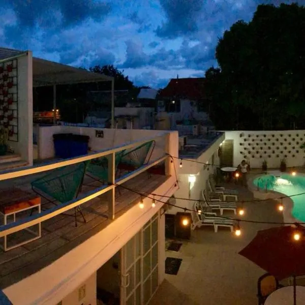 Moloch Hostel & Suites, hotel v destinaci Cancún