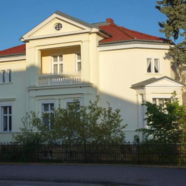 Villa Moeller, hotel in Linthe