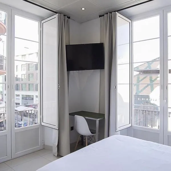 The Lights City Rooms, Hotel in Málaga