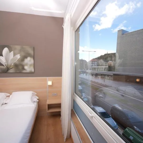 Pension Kursaal, hotel v destinaci San Sebastián