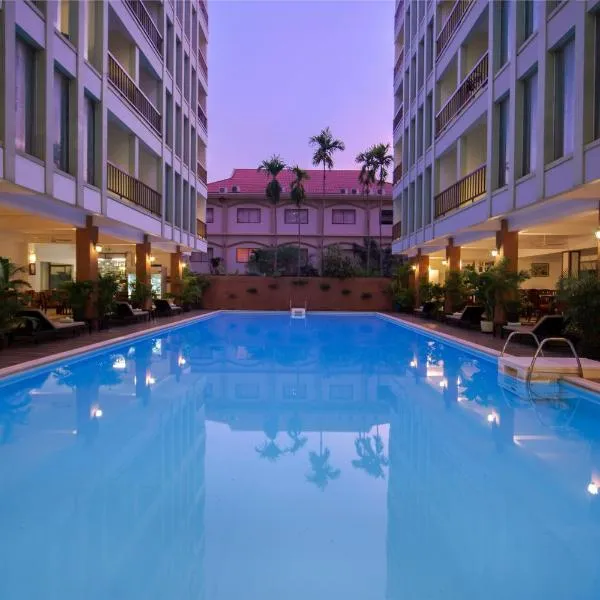 Smiling Hotel, hotel in Phumĭ Thlat