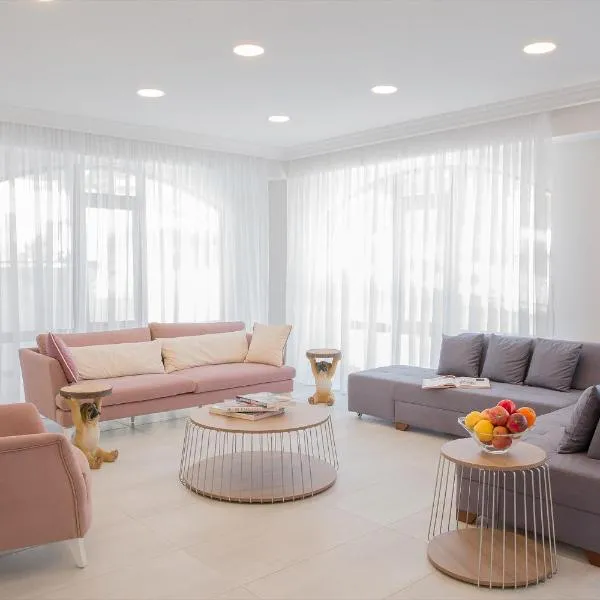 Kokhta Plaza Boutique Hotel, hotel sa Bakuriani