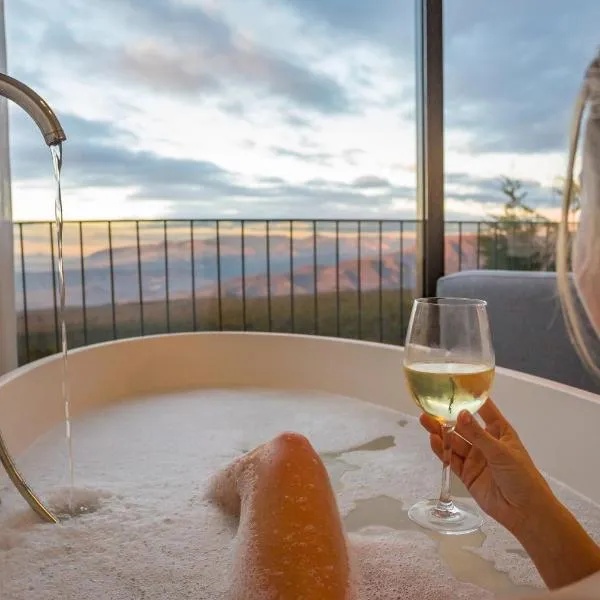 Hotel El Balcon de las nieves โรงแรมในลาซูเบีย