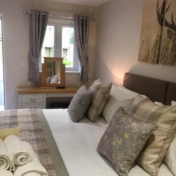 De Courceys Manor Suites & Cottages, hotel v destinaci Cardiff