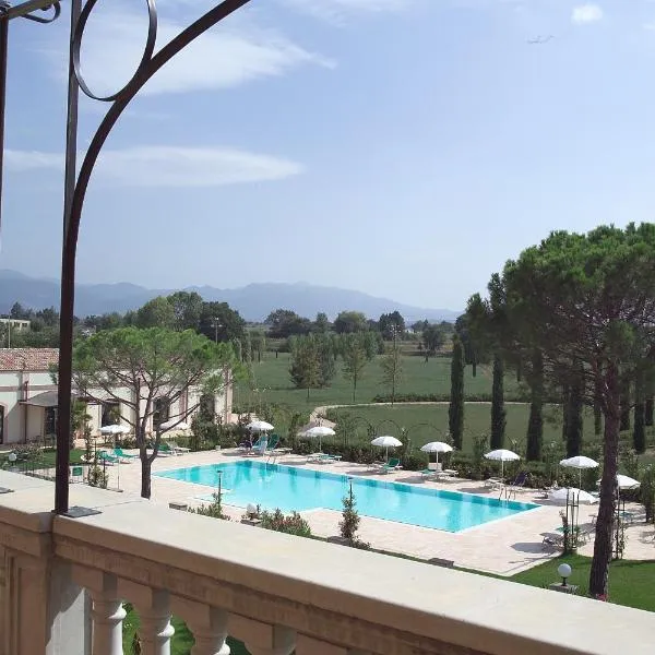 Villa Santa Barbara, hotel Montefalcóban
