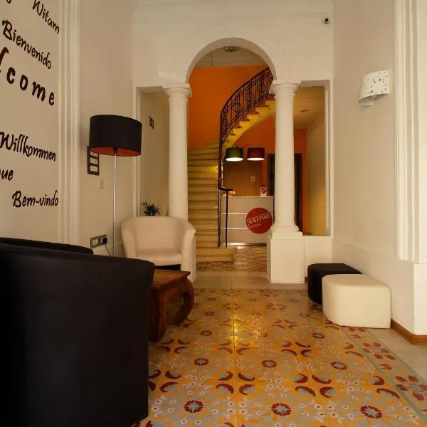 Corner Hostel, hotel v destinaci Sliema