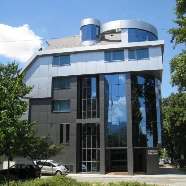 Hotel Elegance, hotel Aszenovgradban