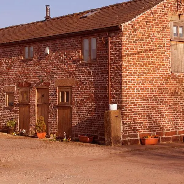 The Old Mill Barn with Hot Tub and Private Pool, hotel in Hoylake