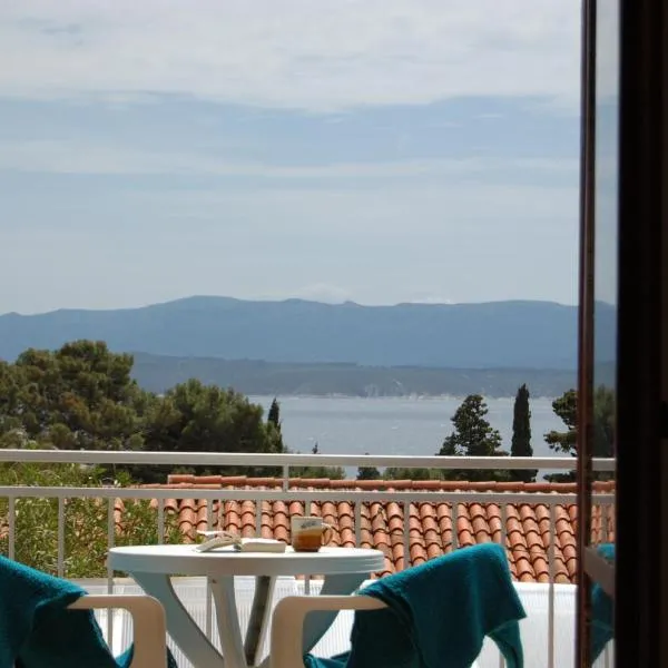 Barba Zoran, hotel in Bol