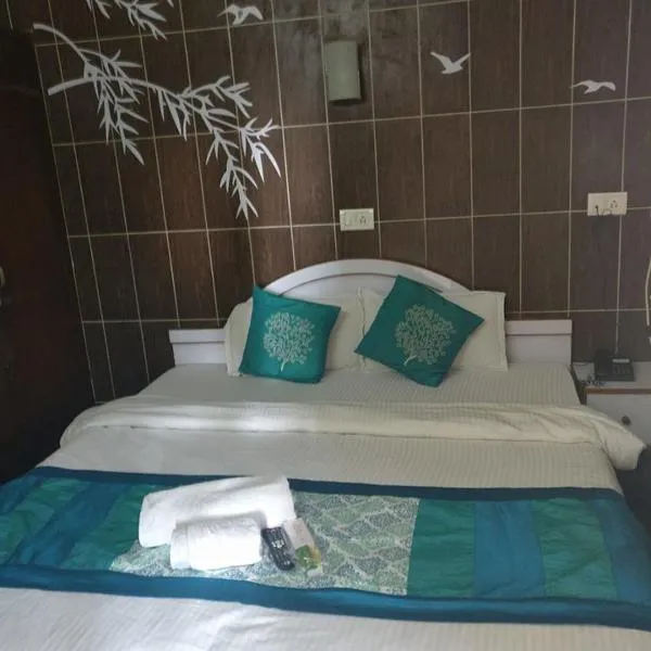 Hotel Embassy photo 2