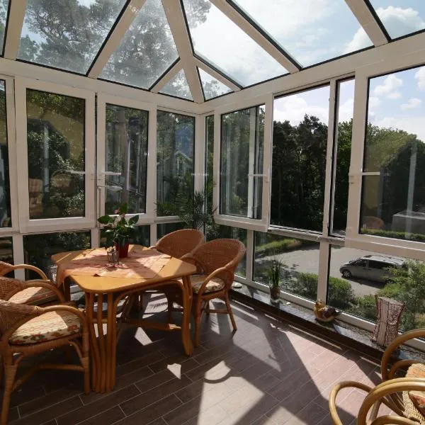 Haus Freyja Ferienwohnungen, hotel v destinácii Graal-Müritz
