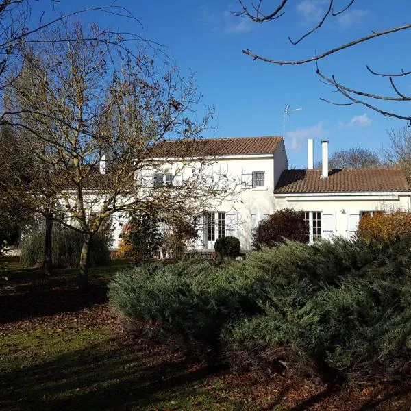 L'Abri d'Emilie, hotel Saint-Xandre városában