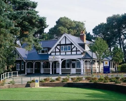 Viesnīca The Lodge At Meyrick Park pilsētā Winkton