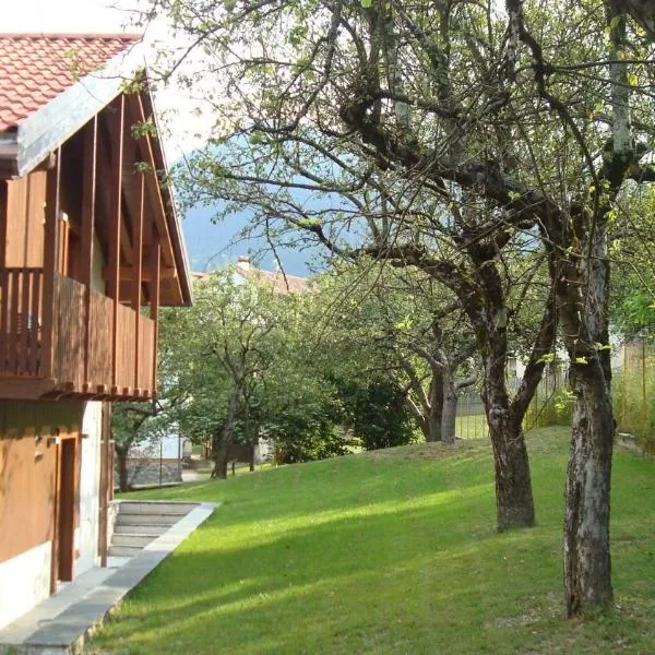 Zoncolan Apartments – hotel w mieście Sùtrio