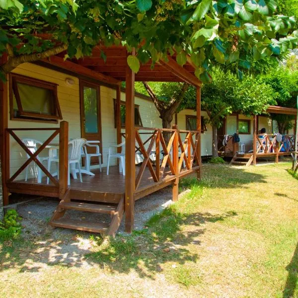 Campeggio Pian Dei Boschi, hotel v destinaci Pietra Ligure