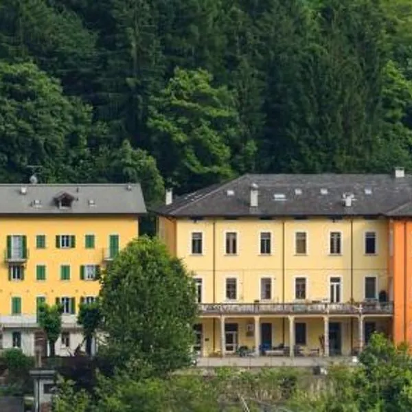 Ostello Al Deserto, hotel v destinaci Chiavenna
