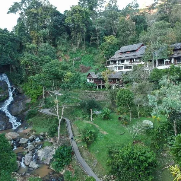 Kangsadarn Resort and Waterfall, hotel en Pong Yaeng