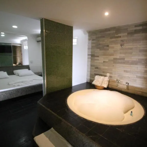 Hotel Colonial (Adult Only), ξενοδοχείο σε Ολίντα
