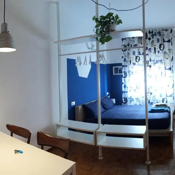 Up to four, hotel din Milano