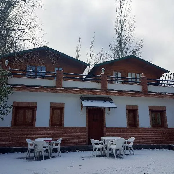 Camping Ruta del Purche, hotel v destinaci Monachil