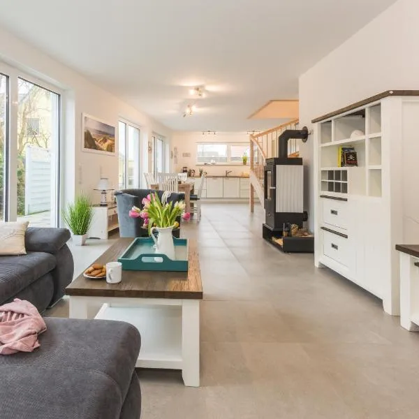 Strandhaus Lindenstraße, hotel v mestu Zingst