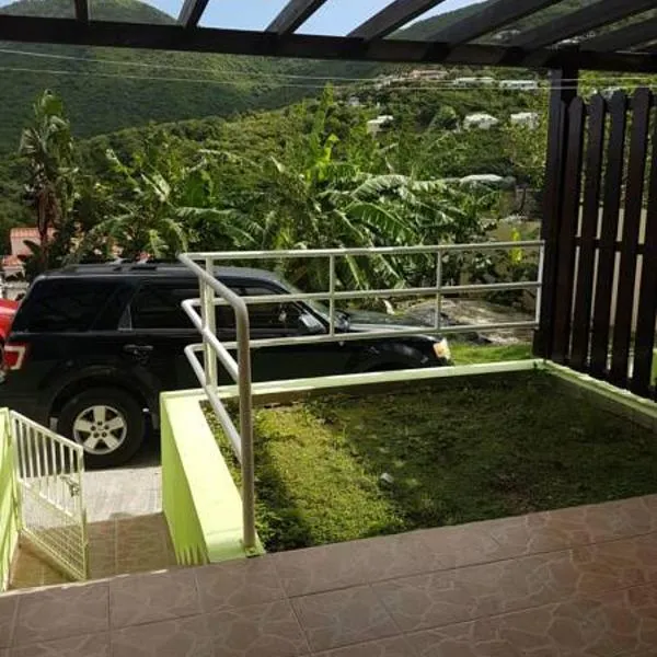 Over The Hill Residence, hotel v destinaci Grand Case