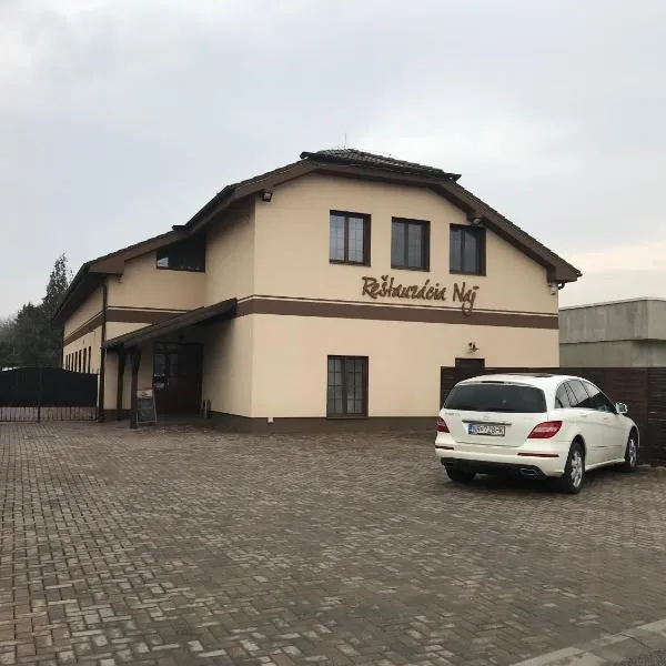 Penzión Karla Naj, hotel v destinaci Nitra