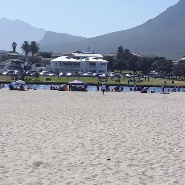 Beach Cottage, hotel in Kleinmond
