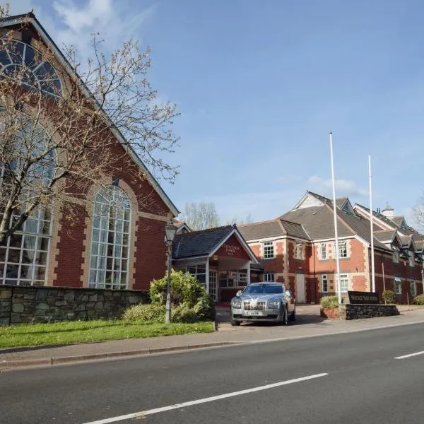 The Heritage Park Hotel, hotel i Llantrisant