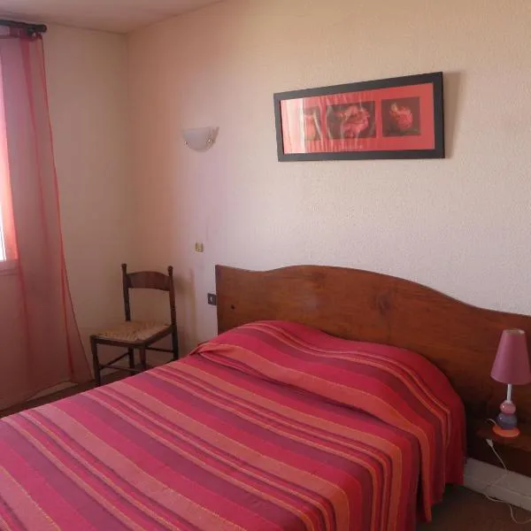 Le Barry – hotel w mieście Villefranche-dʼAlbigeois