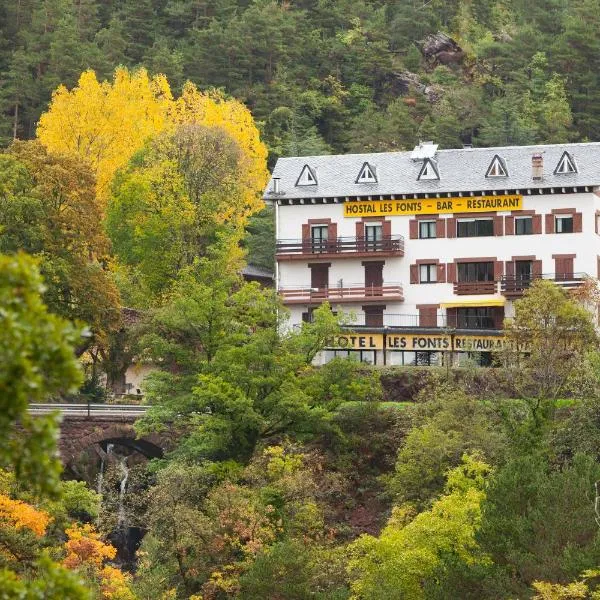 Hostal Les Fonts, hotel in Castellar de NʼHug