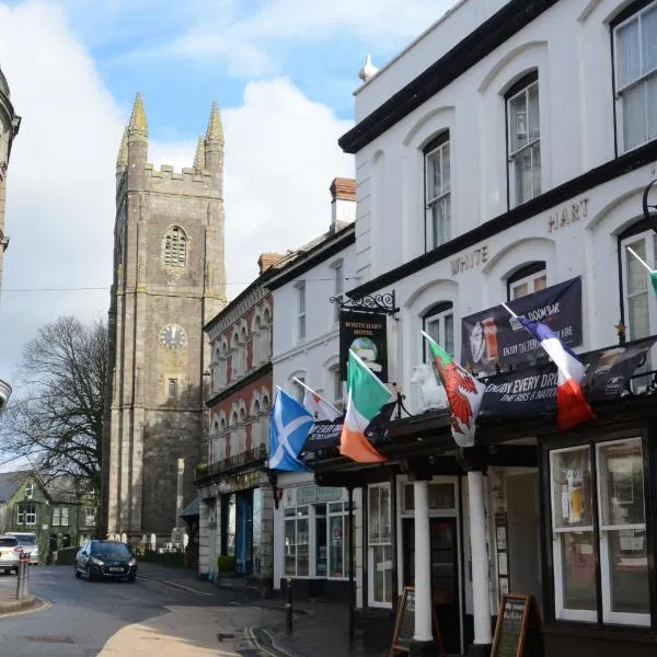 The White Hart Hotel, hotel in North Tamerton