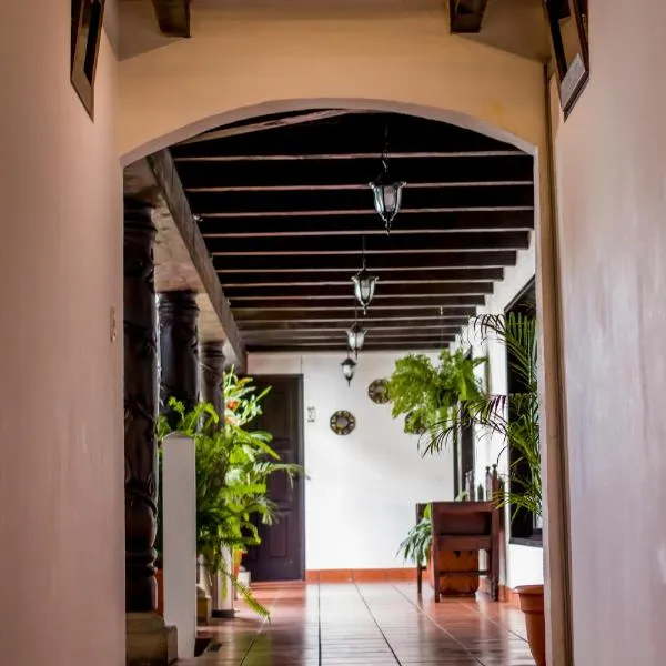 Hotel Villa Real Antigua: San Lorenzo El Tejar'da bir otel