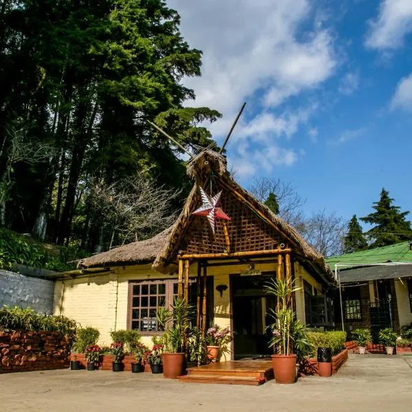Niraamaya Retreats Aradura Kohima, готель у місті Viswema